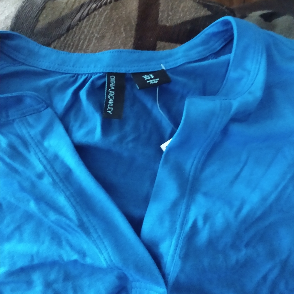 NWT sleeveless blouse size small